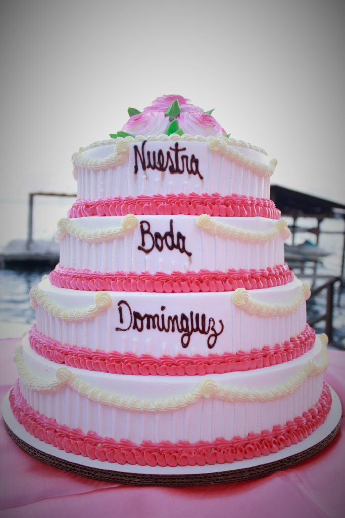 Pastel de boda en Lago de Coatepeque